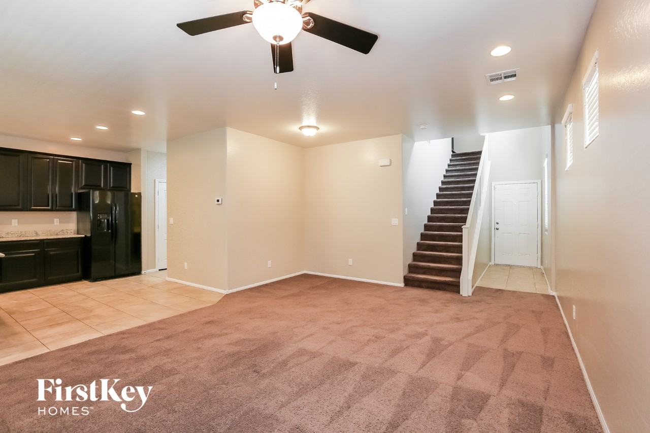 9337 Pearblossom Sky Ave - Photo 3 of 15