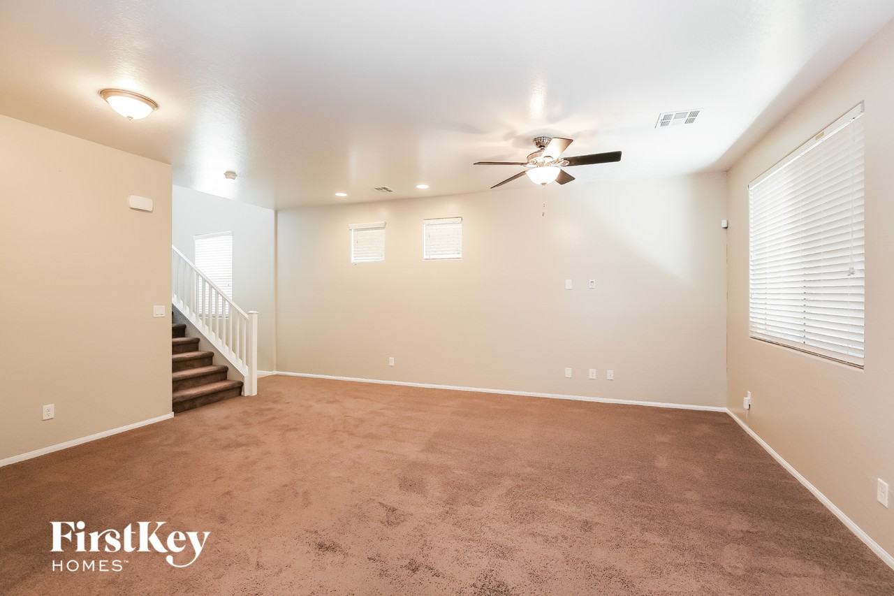 9337 Pearblossom Sky Ave - Photo 4 of 15