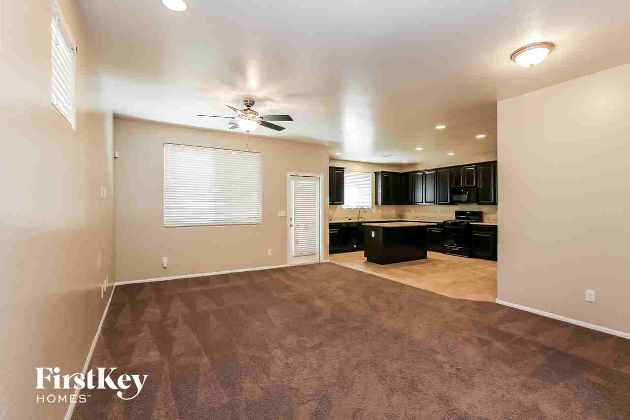 9337 Pearblossom Sky Ave - Photo 5 of 15