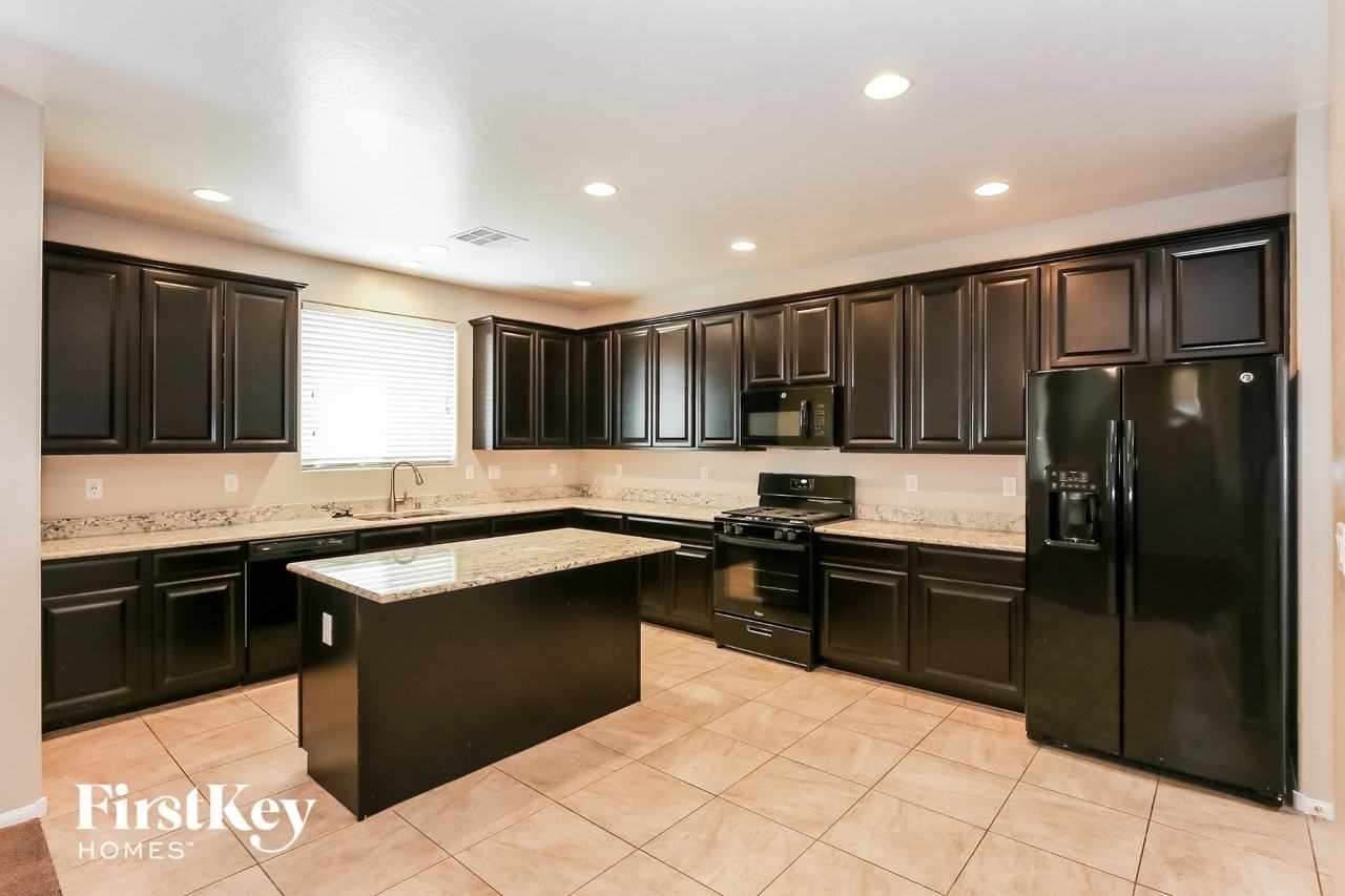 9337 Pearblossom Sky Ave - Photo 6 of 15