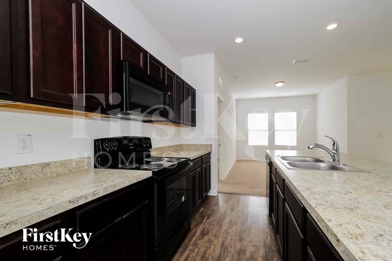 343 Eaglecrest Dr - Photo 6 of 15