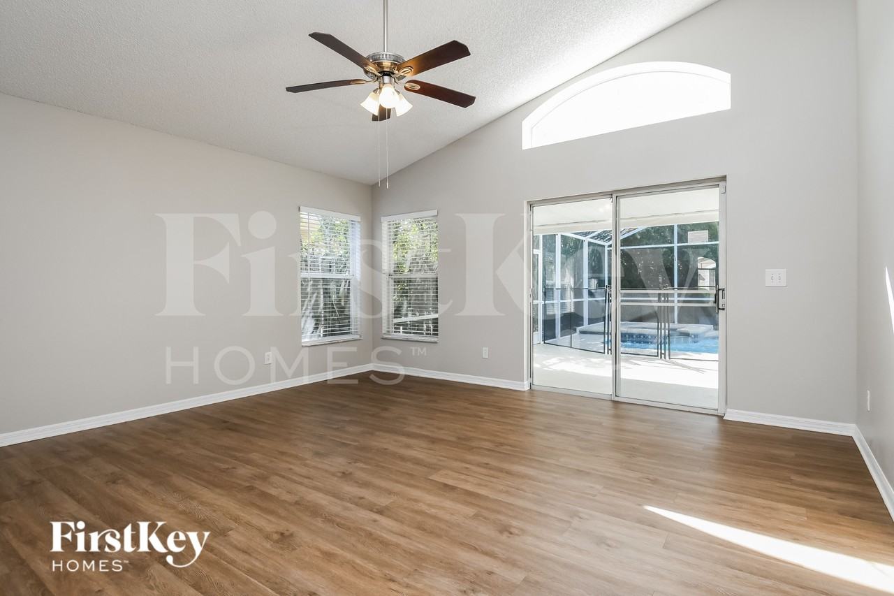 13521 Fordwell Dr - Photo 4 of 15