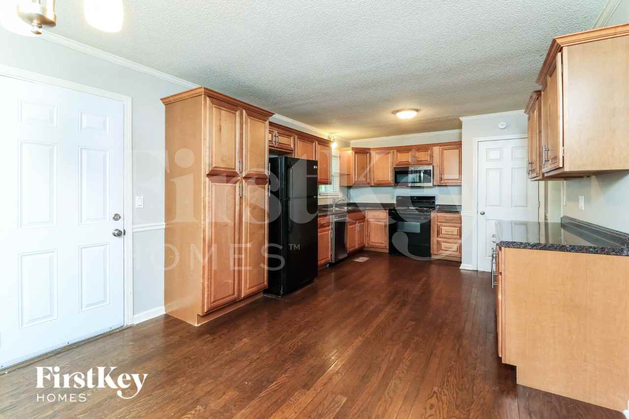 1055 Coker Cir Nw - Photo 7 of 16
