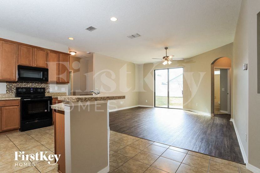 3086 Pointe Place Ave - Photo 6 of 15
