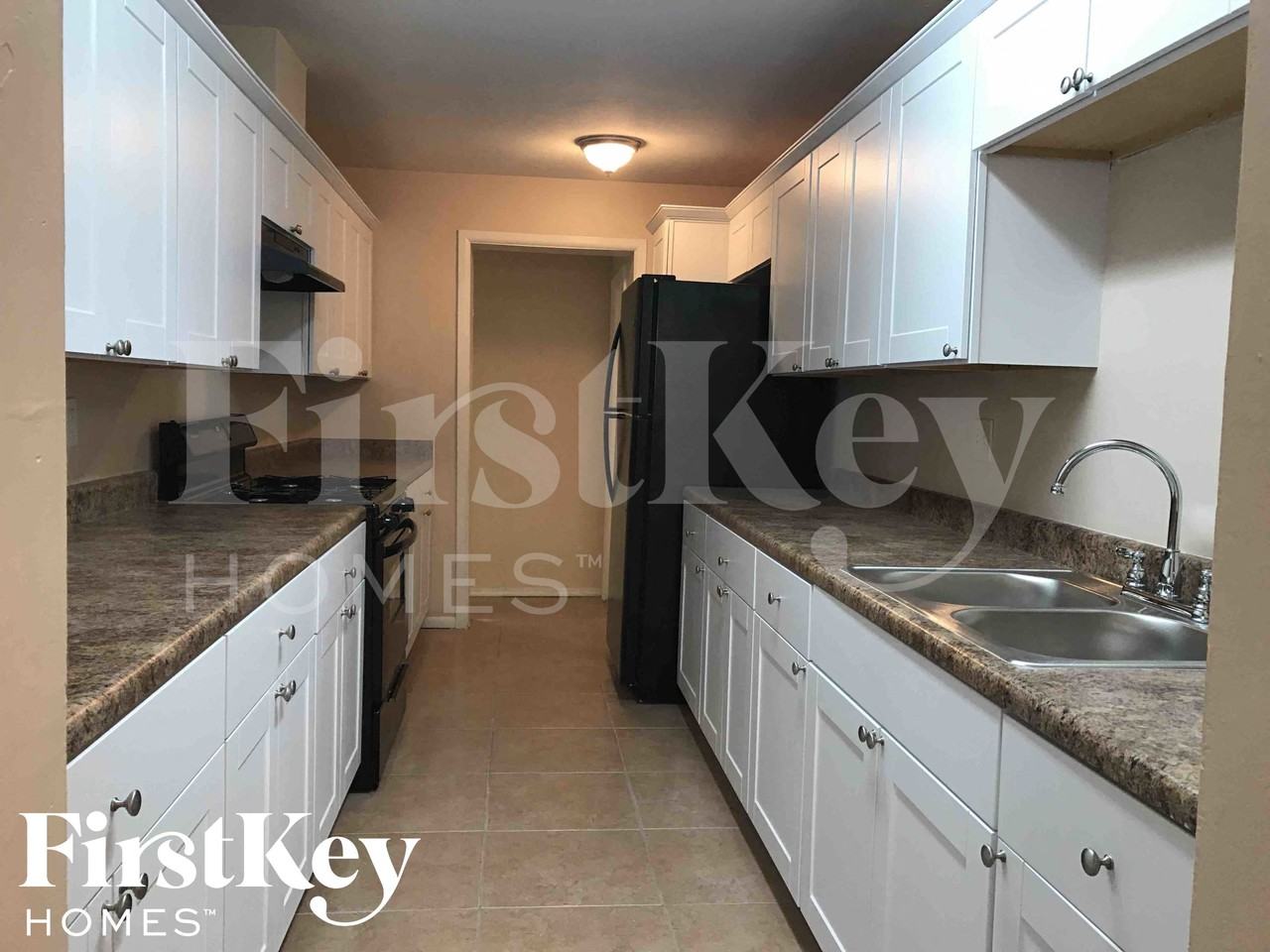 3625 W San Juan Ave - Photo 4 of 21