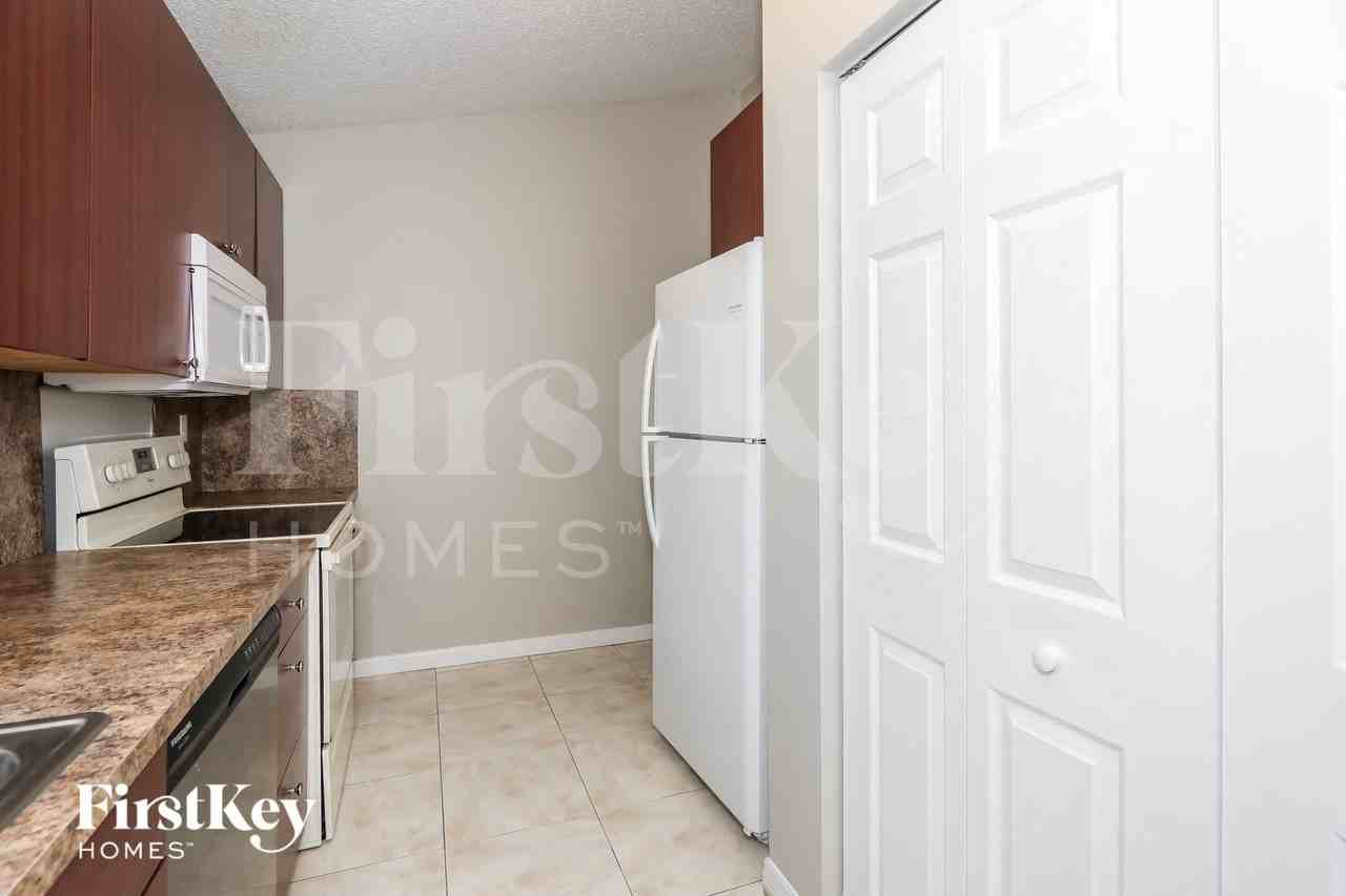 3410 Nw 203rd St - Photo 6 of 15