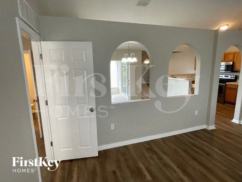 331 Columbo St - Photo 2 of 14