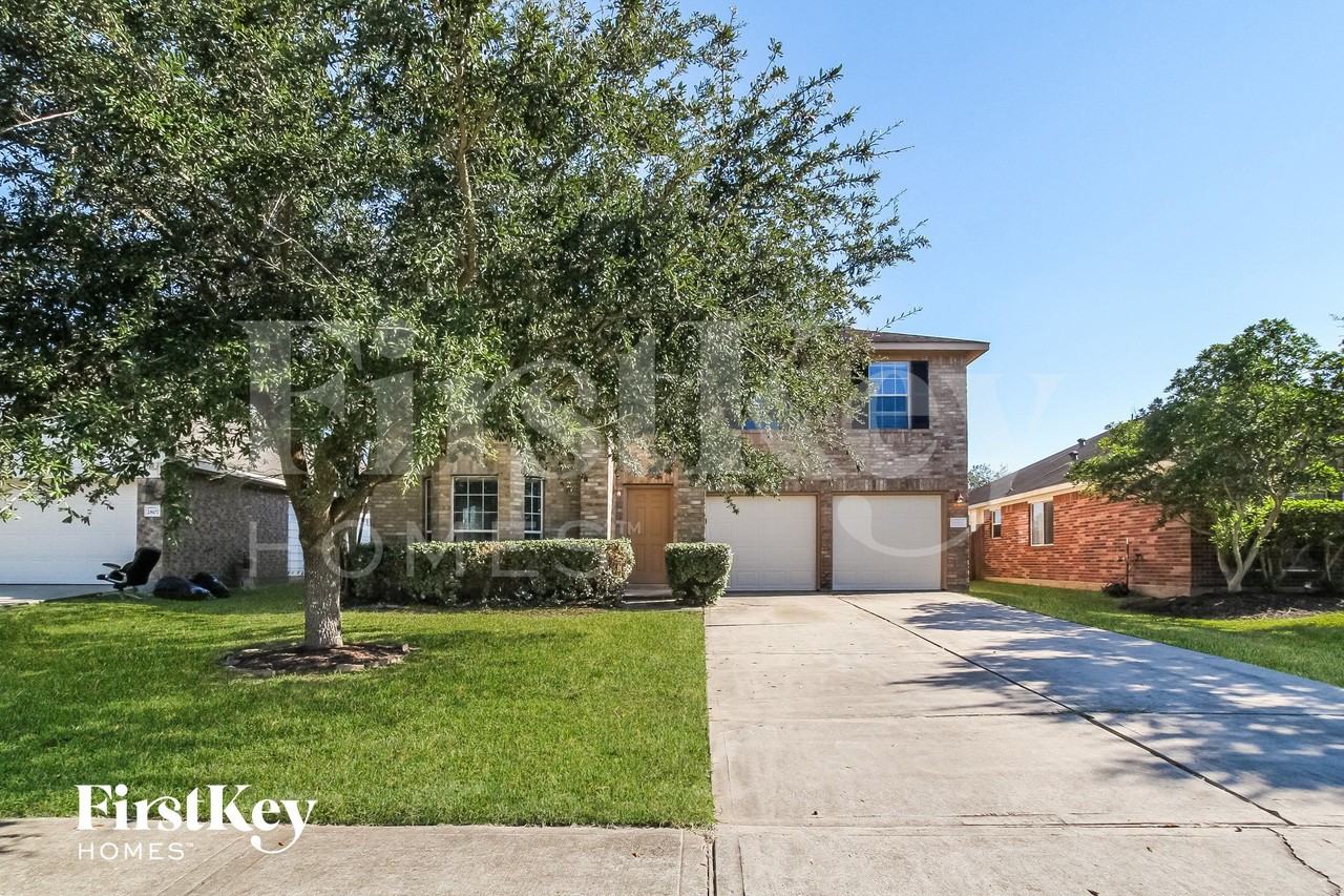 2811 Long Grove Ln - Photo 2 of 15