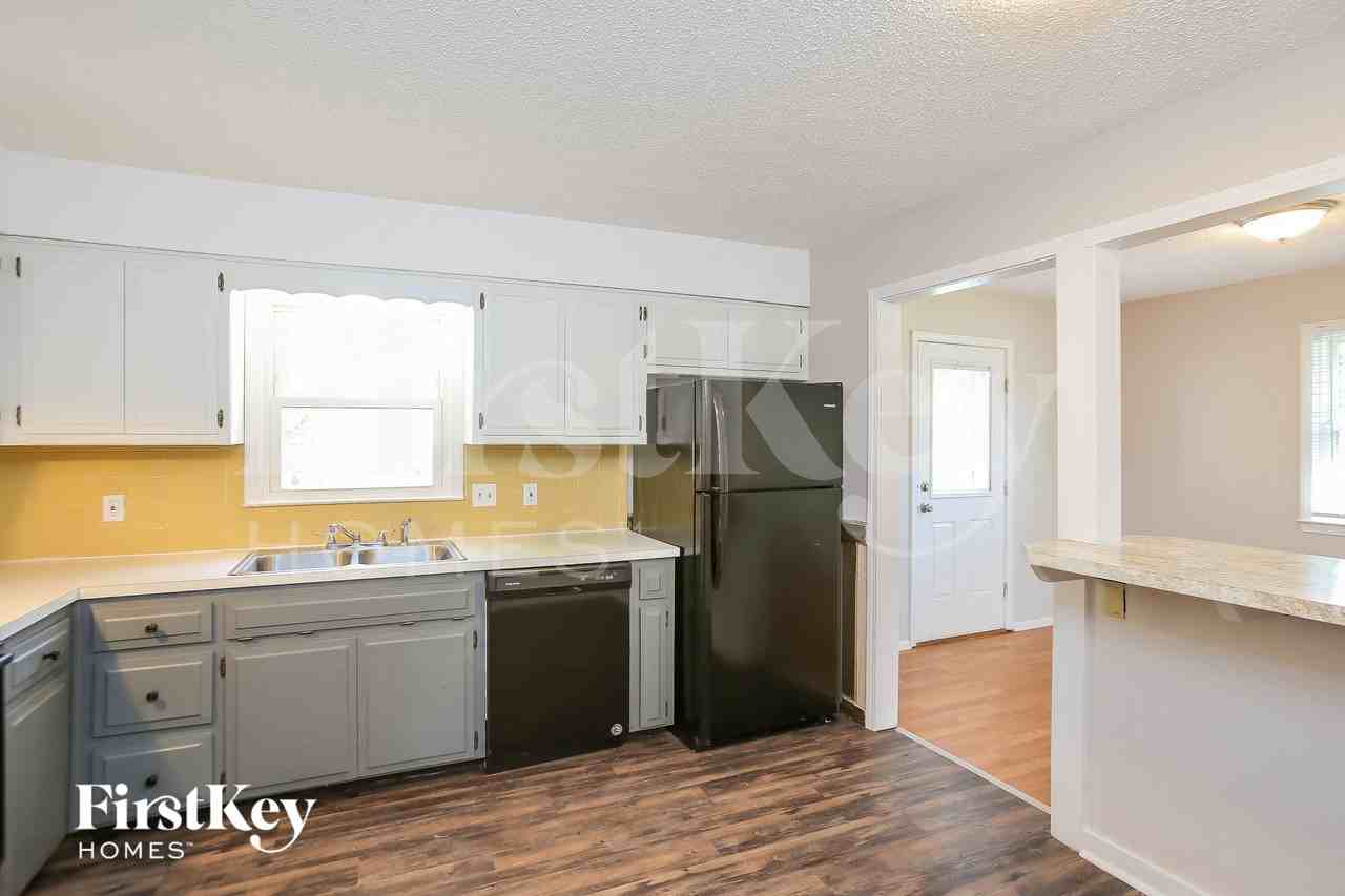1720 Wornall Rd - Photo 6 of 15
