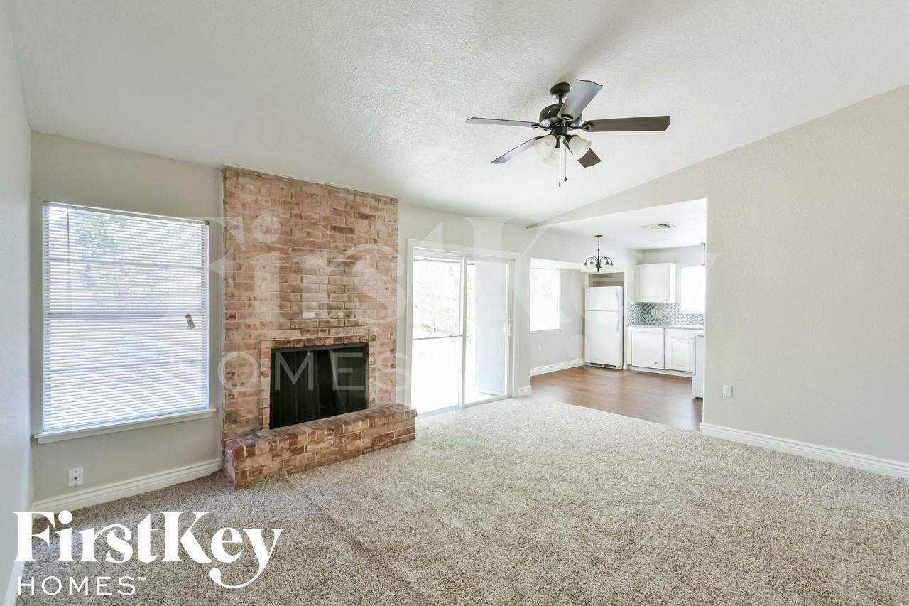 11822 El Sendero St - Photo 6 of 15