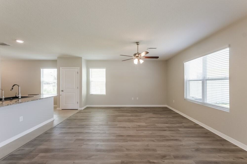 10988 Carlton Fields Dr - Photo 4 of 17