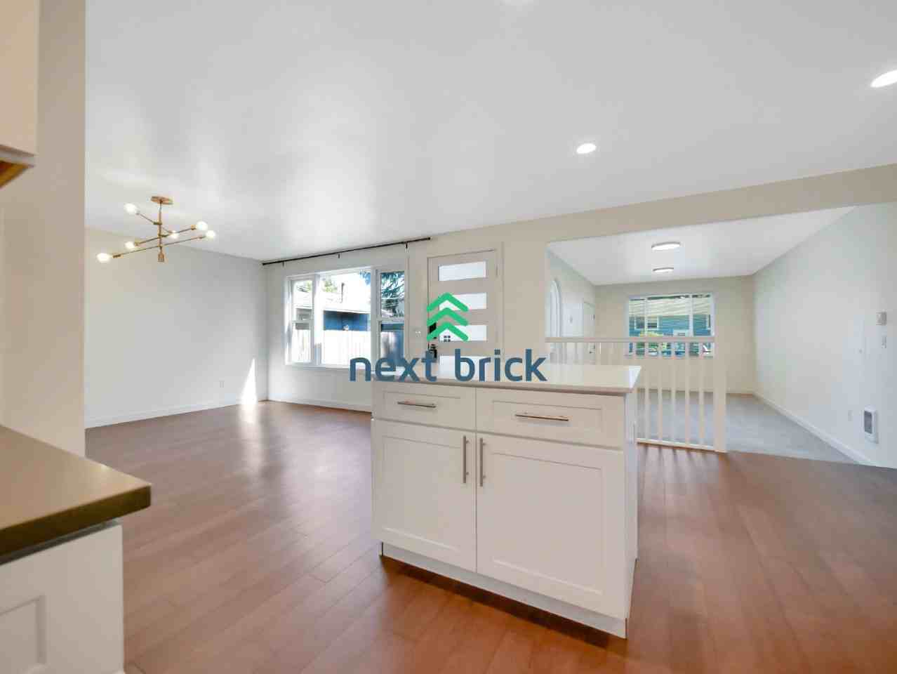 510 N 103rd St - Photo 5 of 21