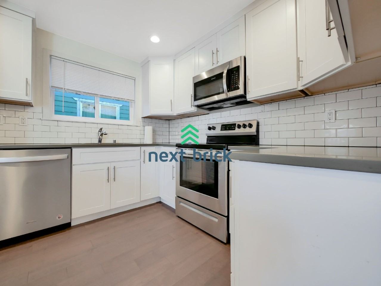 510 N 103rd St - Photo 6 of 21
