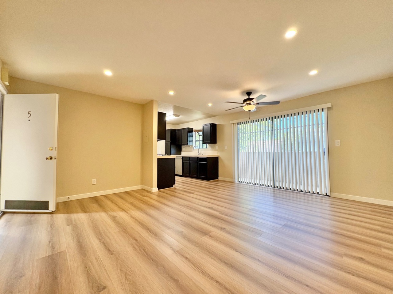 14542 Burbank Blvd #5 - Photo 2 of 10