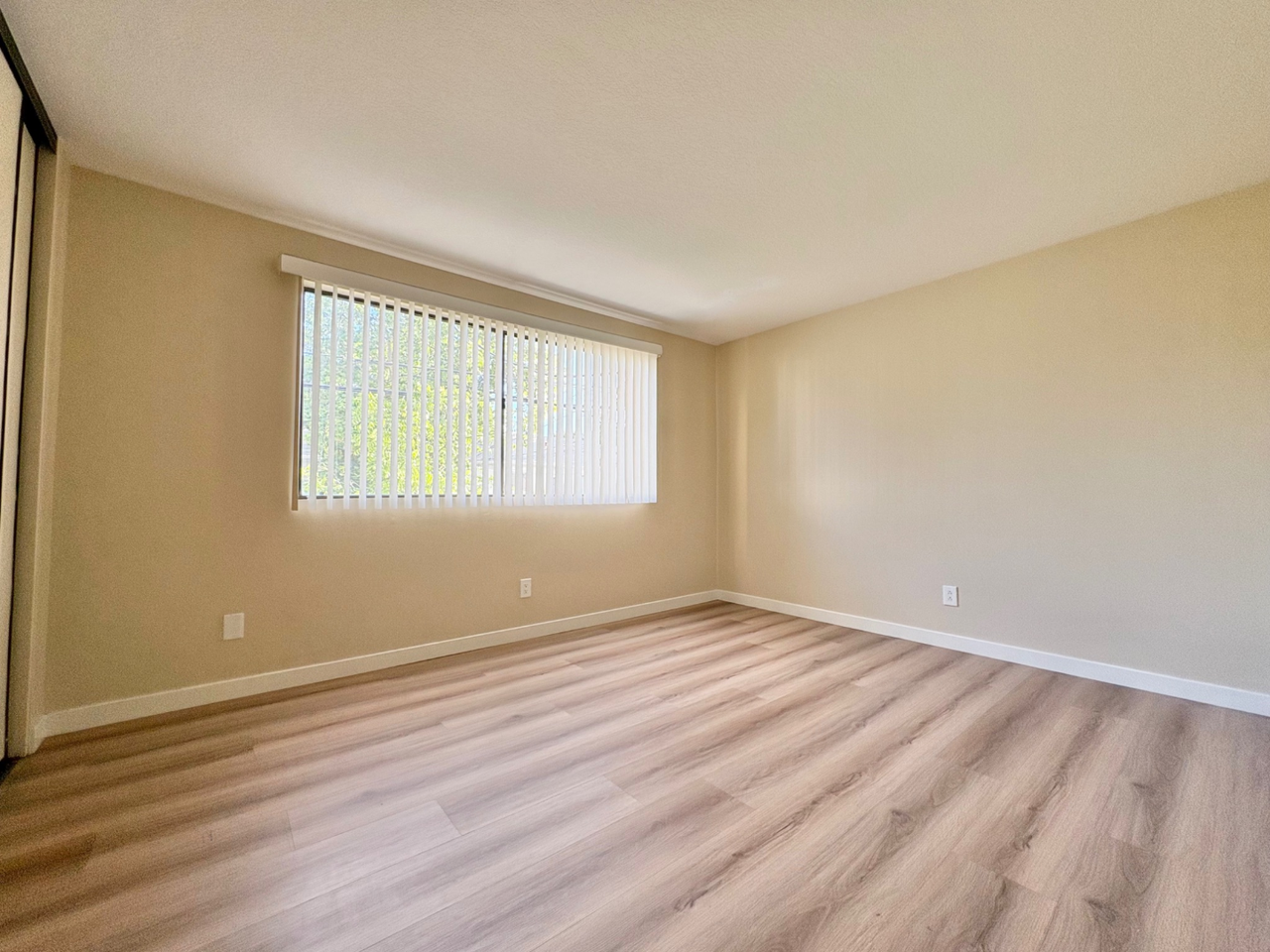 14542 Burbank Blvd #5 - Photo 6 of 10