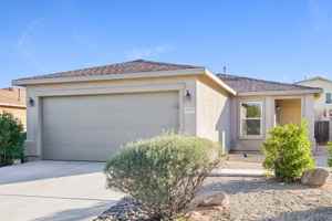 featured image of 1123 W Calle Del Libro Dorado