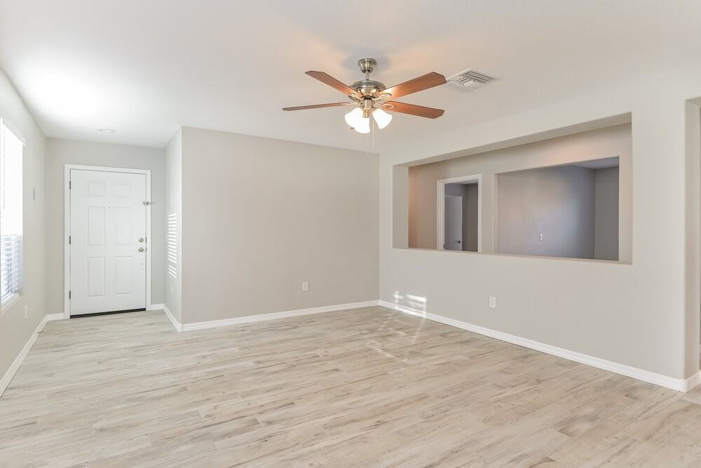 1123 W Calle Del Libro Dorado - Photo 3 of 16