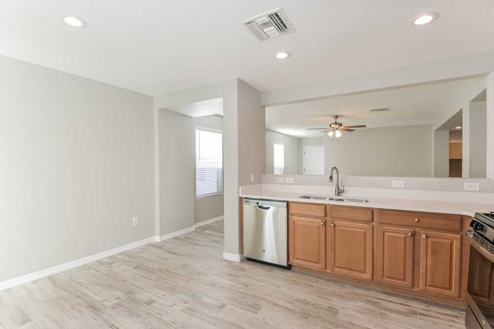 1123 W Calle Del Libro Dorado - Photo 6 of 16