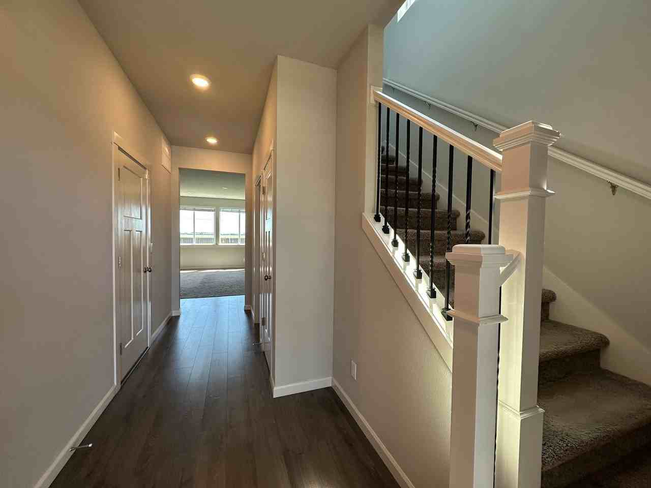 1522 Nolan Ave Se - Photo 2 of 25