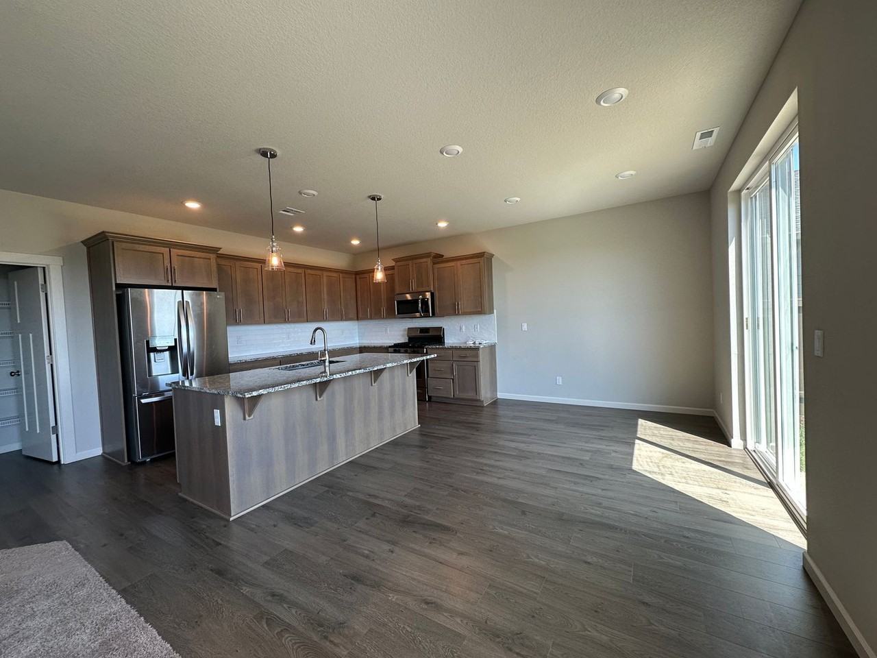 1522 Nolan Ave Se - Photo 3 of 25