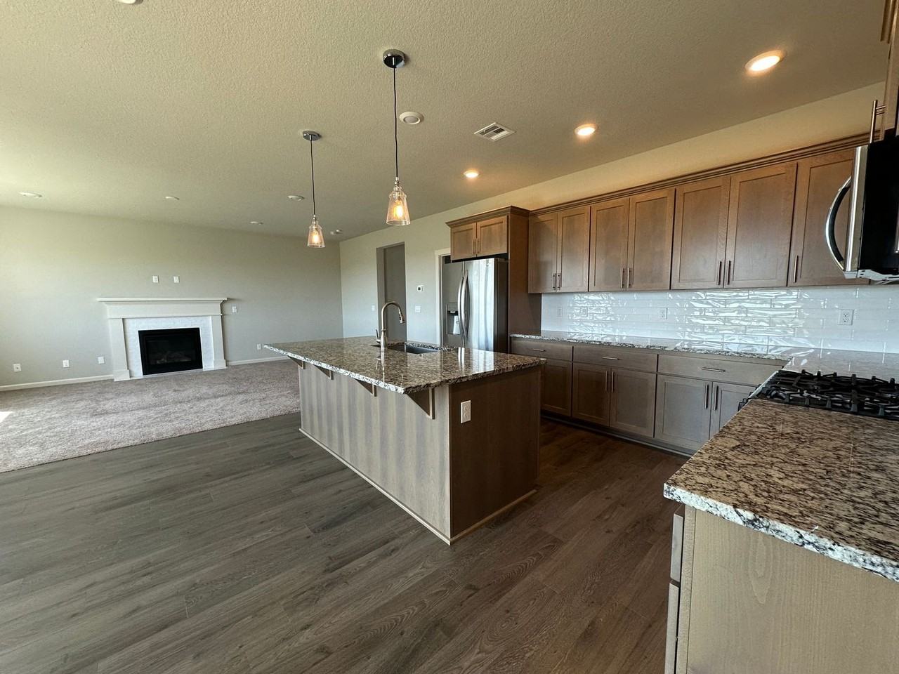 1522 Nolan Ave Se - Photo 4 of 25