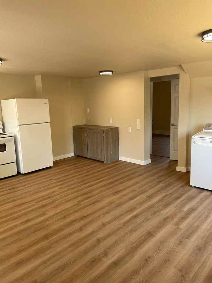 432 N Holly St - Photo 2 of 9