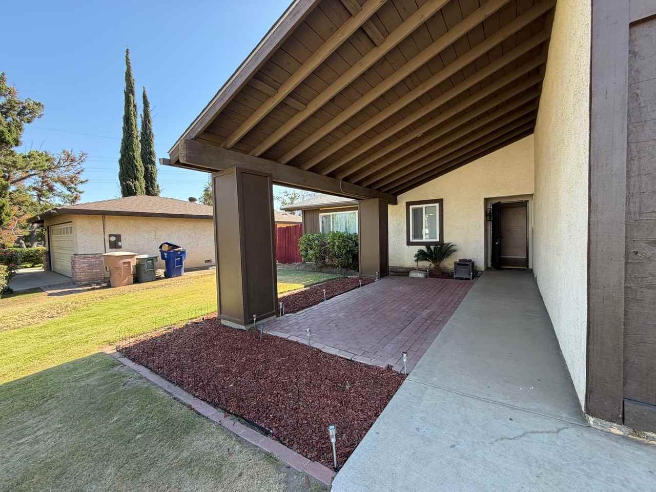 4309 Rosewall St - Photo 4 of 45