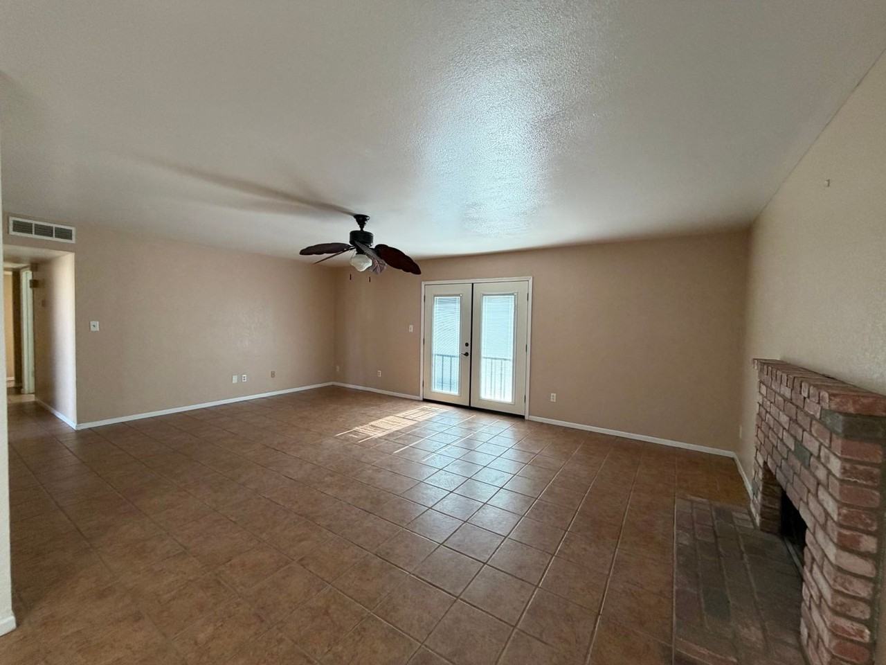 4309 Rosewall St - Photo 6 of 45
