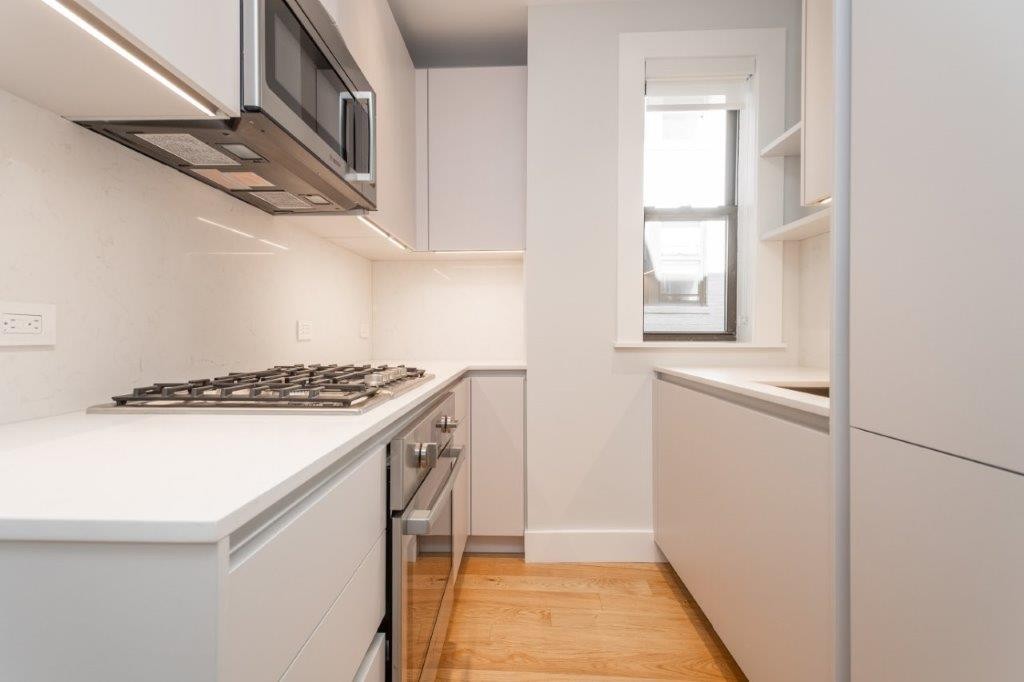 4 Elko St #4 - Photo 3 of 10