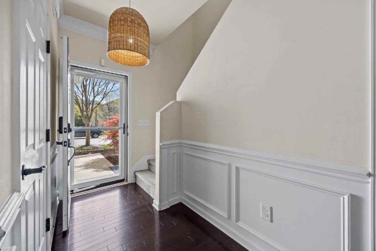 4320 Lyman Ave - Photo 3 of 10