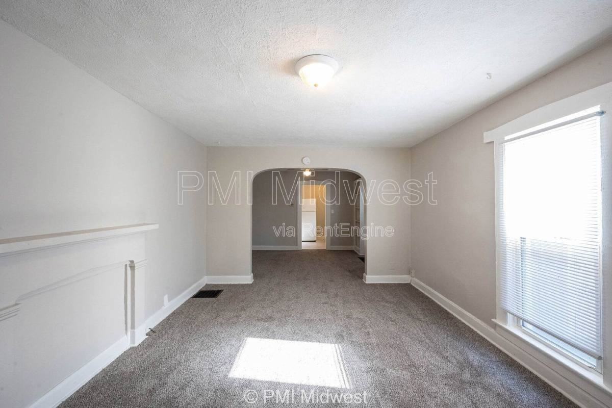 1214 W 25th St - Photo 3 of 10