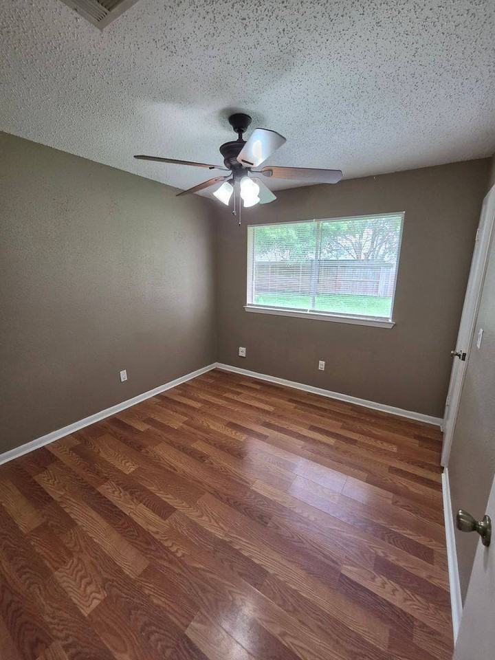 12318 Fetlock Dr - Photo 2 of 10