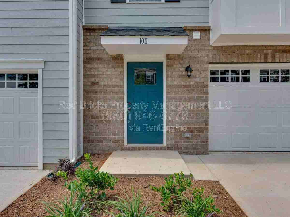 1011 Ketchum Ct - Photo 3 of 10