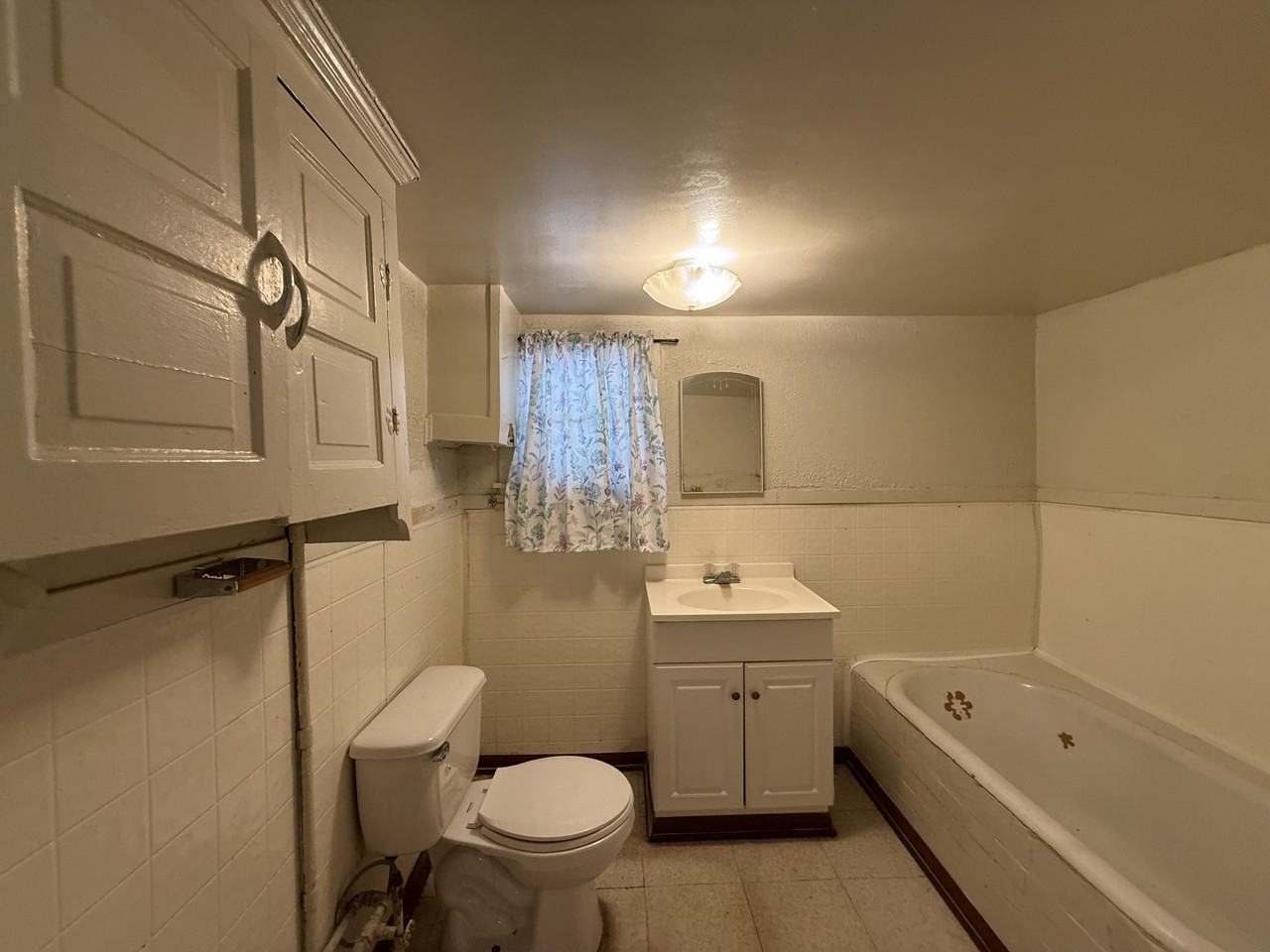 11710 Evanston St - Photo 4 of 7