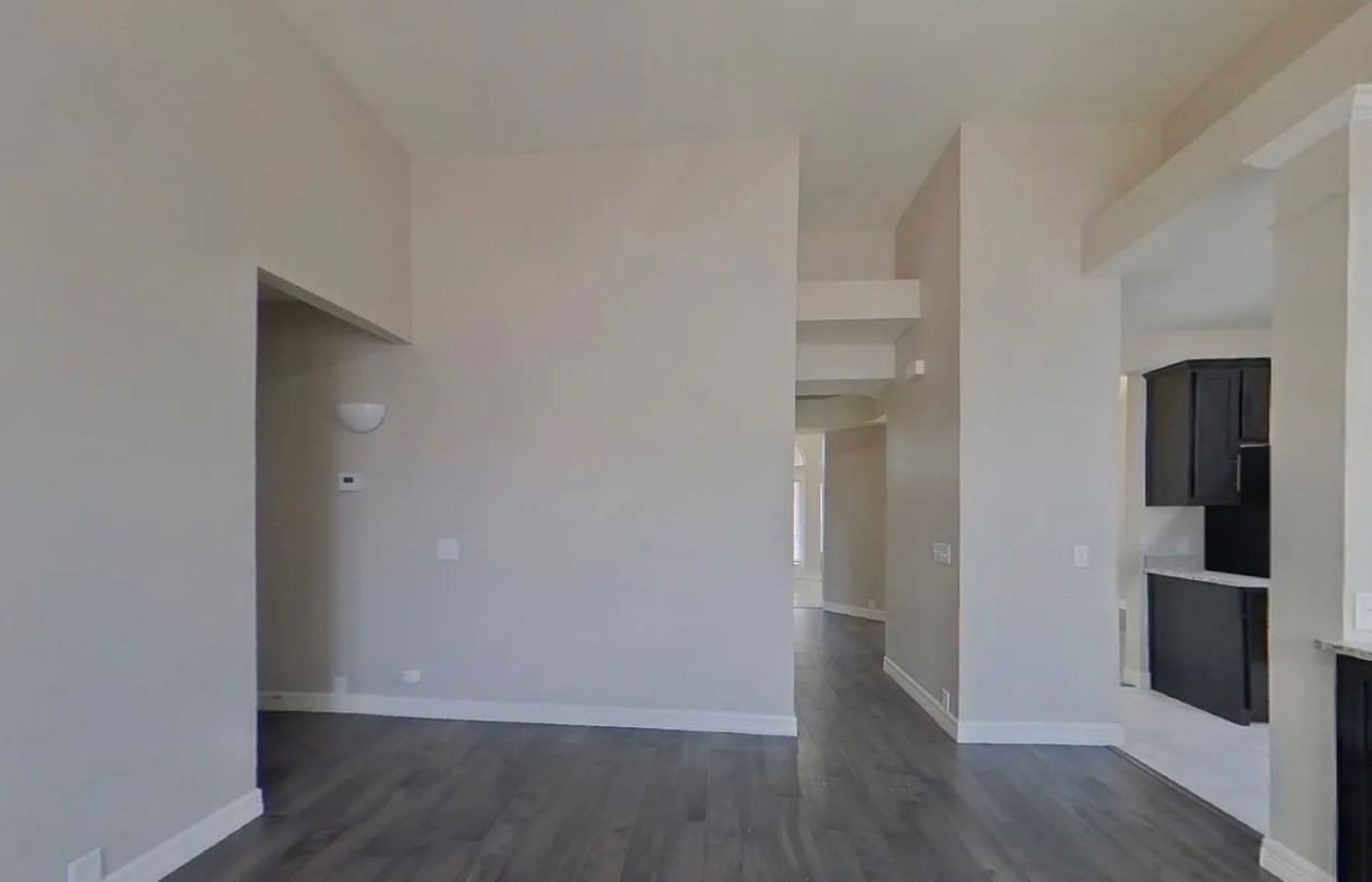 4020 Chinaberry Dr - Photo 4 of 18