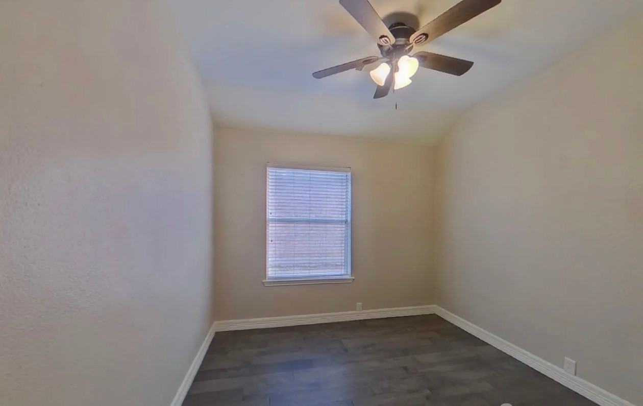 4020 Chinaberry Dr - Photo 5 of 18