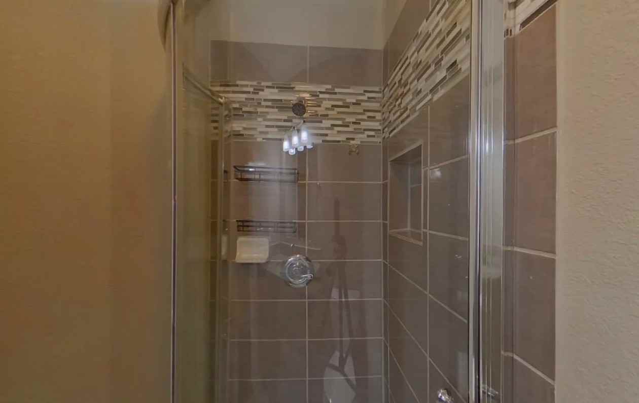 4020 Chinaberry Dr - Photo 6 of 18
