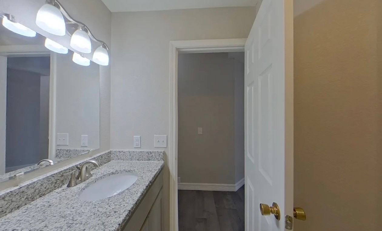 4020 Chinaberry Dr - Photo 7 of 18