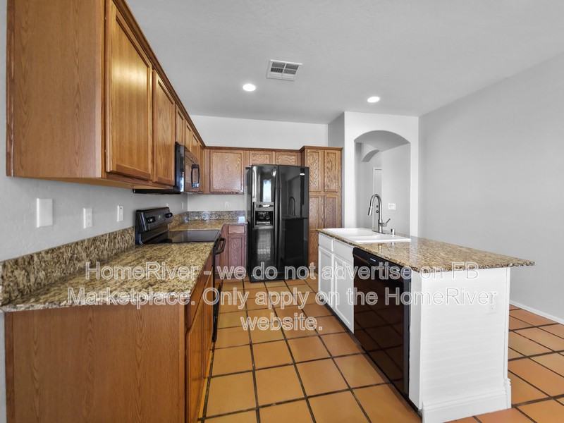 18394 W Paseo Way - Photo 7 of 21