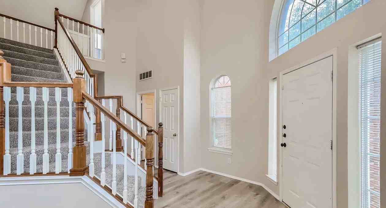 3408 Bradford Dr - Photo 3 of 13