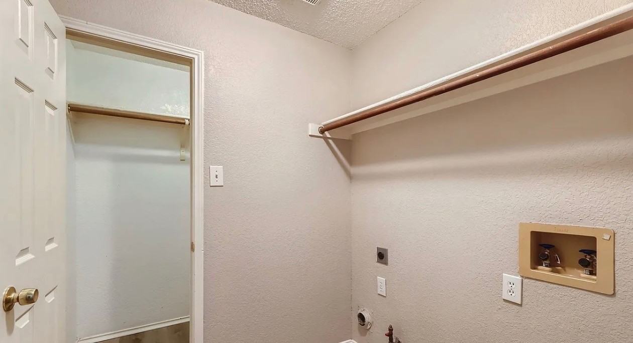 3408 Bradford Dr - Photo 6 of 13