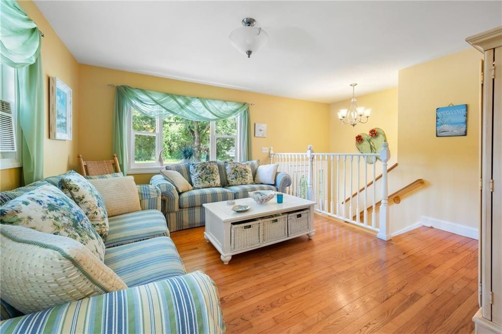 24 Quannacut Rd - Photo 2 of 21