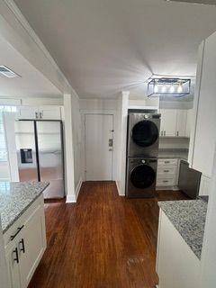 702 E Henry St - Photo 2 of 11