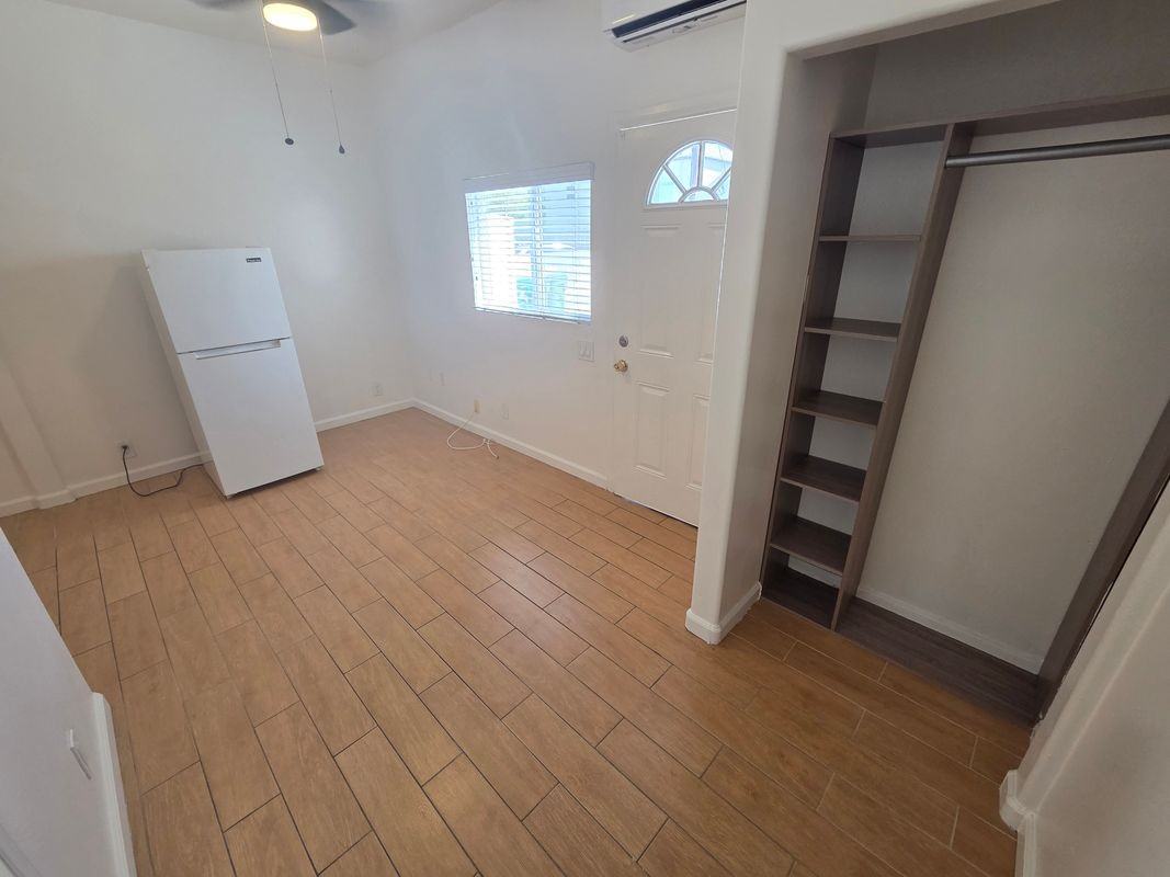 1816 S La Brea Ave - Photo 2 of 8