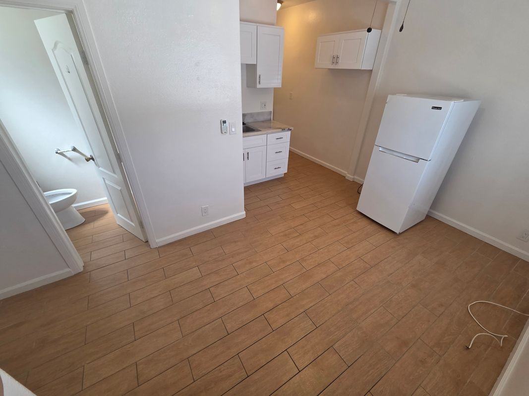1816 S La Brea Ave - Photo 3 of 8