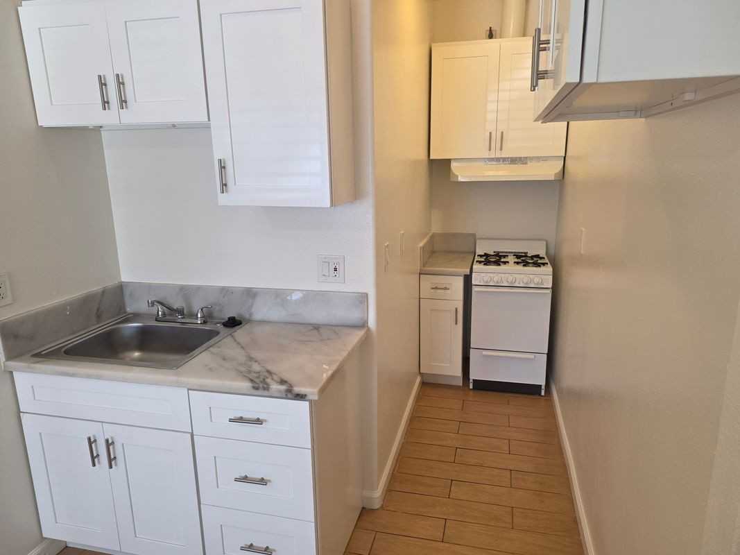 1816 S La Brea Ave - Photo 6 of 8