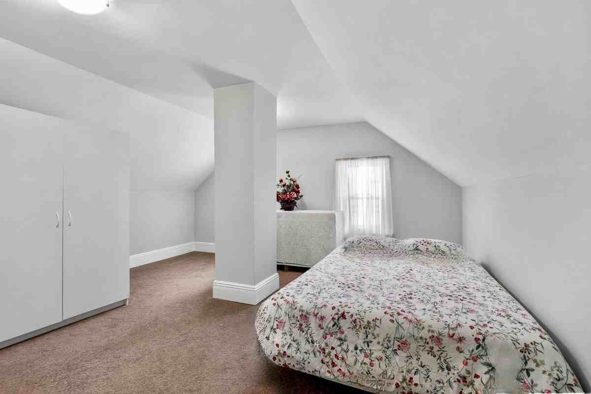 117 S Pavilion Ave - Photo 3 of 6