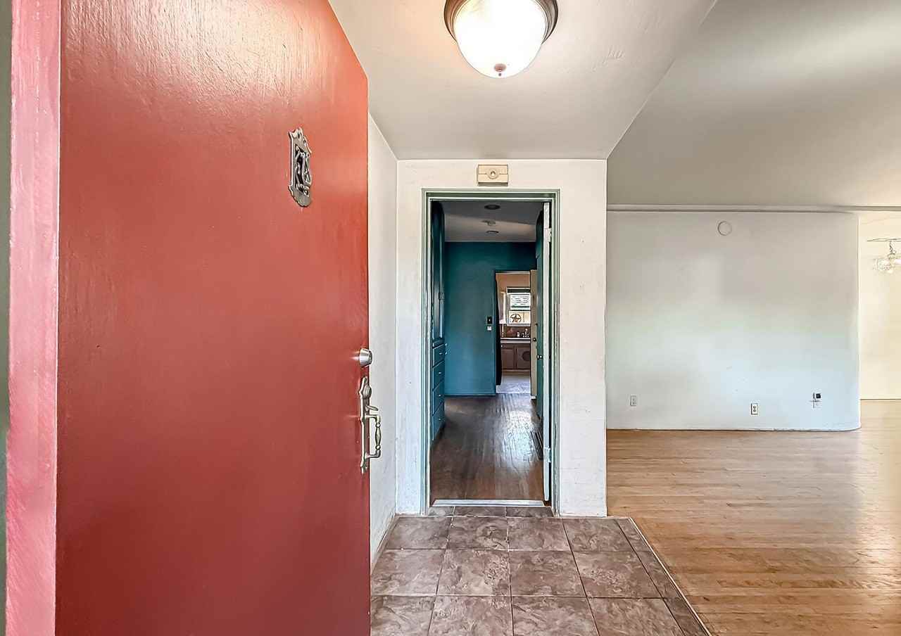 484 N Sierra Madre Blvd - Photo 4 of 31