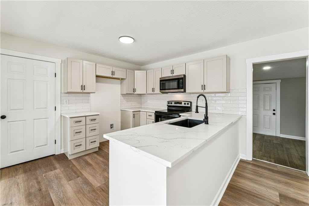 2414 Ne 48th St - Photo 7 of 30