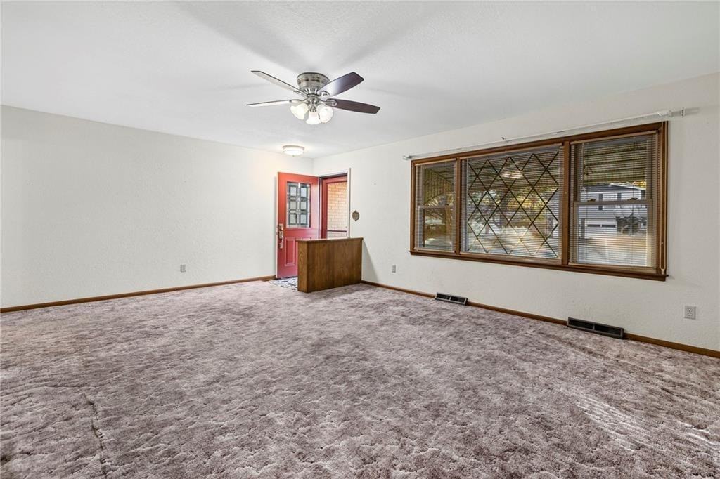 2215 N 82nd Ter - Photo 5 of 34
